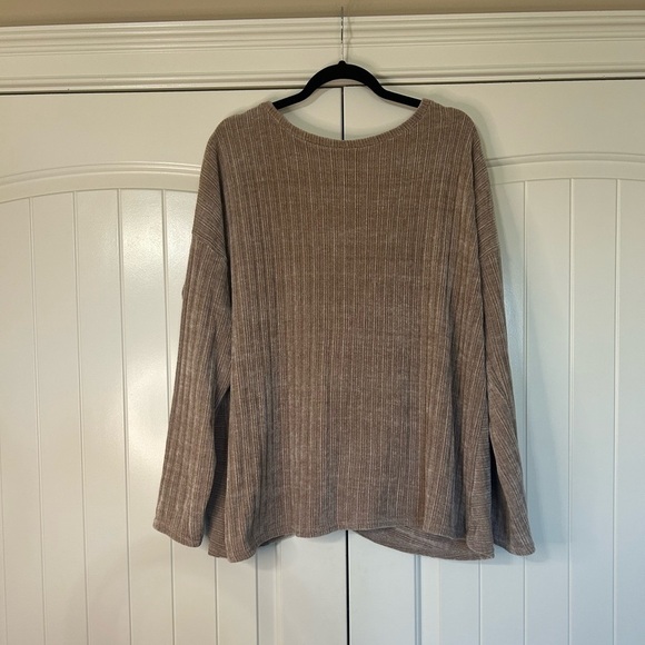 Easel Cream Velour Long Sleeve Top w/ Criss Cross Back. Size Medium. - Picture 1 of 11